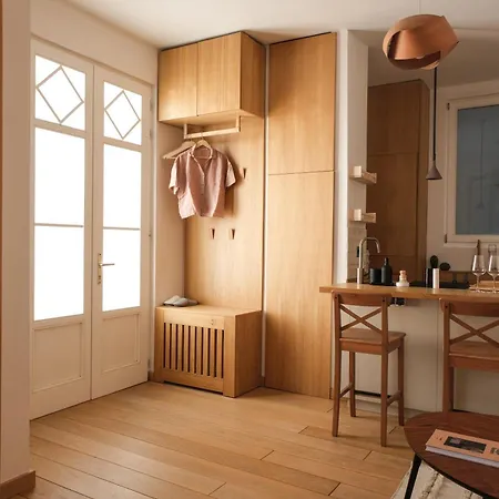 아파트 Stylish Downtown Flat *